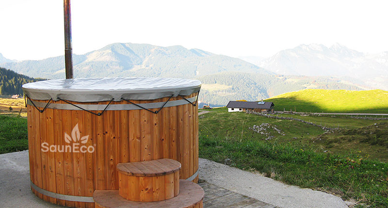 Luxurious hot tub from Sauneco