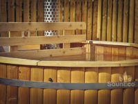 Hot tub and barrel sauna review for Sauneco